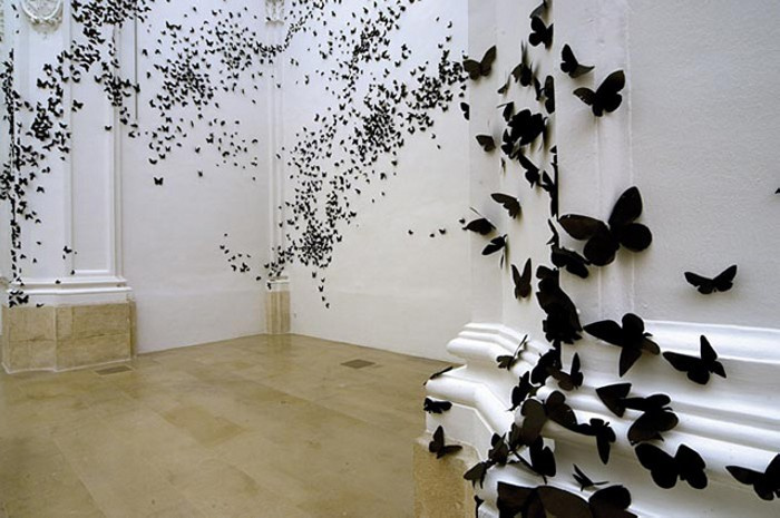 Композиция с бабочками мексиканского художника и дизайнера Карлоса Аморалеса