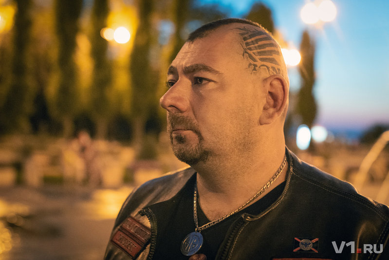 «Моя тату на голове посвящена моему мотоциклу» «Моя тату на голове посвящена моему мотоциклу»