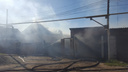 «Три семьи остались без крова»: пожар, начавшийся с бани, повредил несколько домов в Челябинске