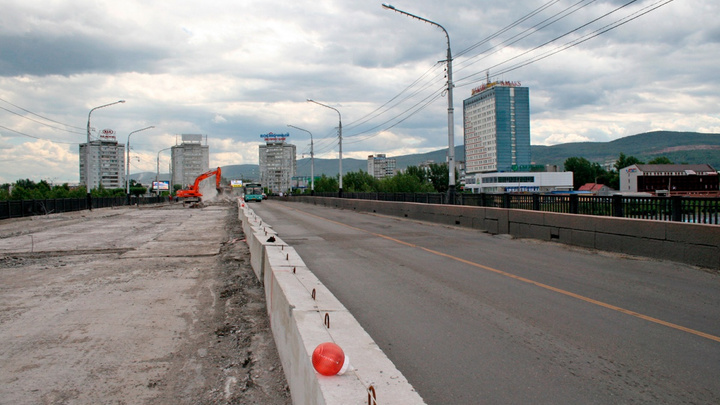 Мэрия разрывает контракт с «Сибиряком» на ремонт Коммунального моста