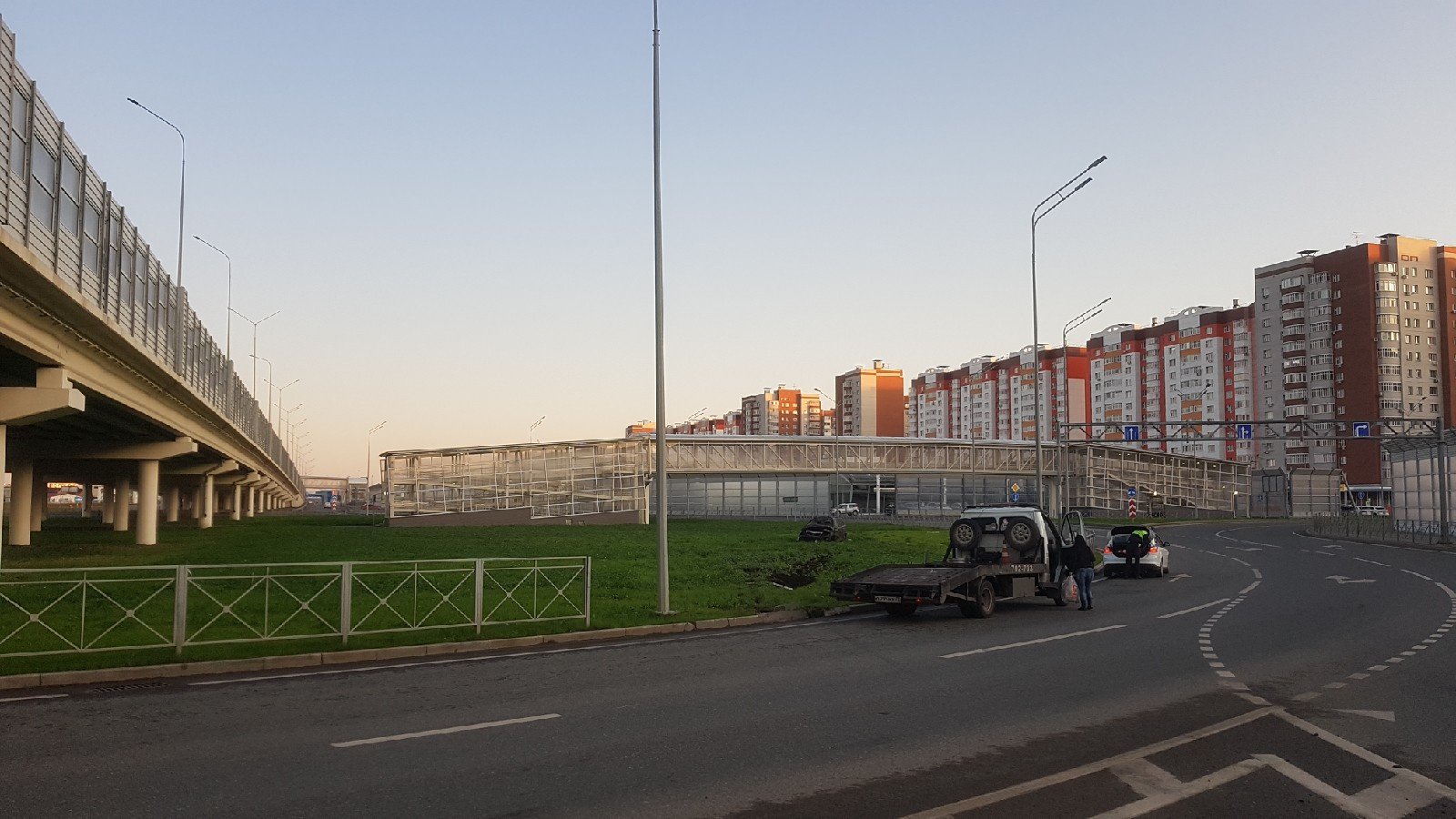 За автомобилем уже приехал эвакуатор За автомобилем уже приехал эвакуатор