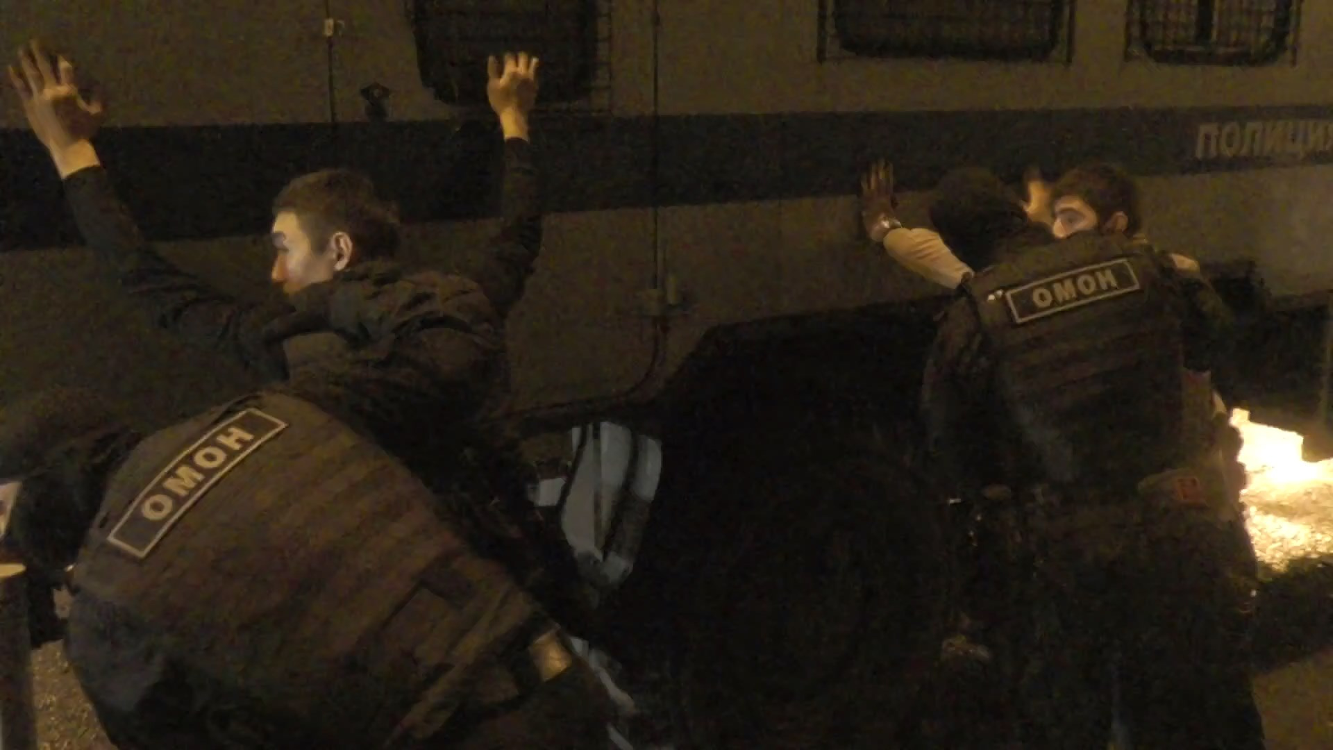 спецназ в ночном клубе. задержания в клубе.