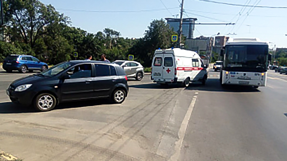 В ДТП в Ленинском районе пострадала пассажирка автобуса