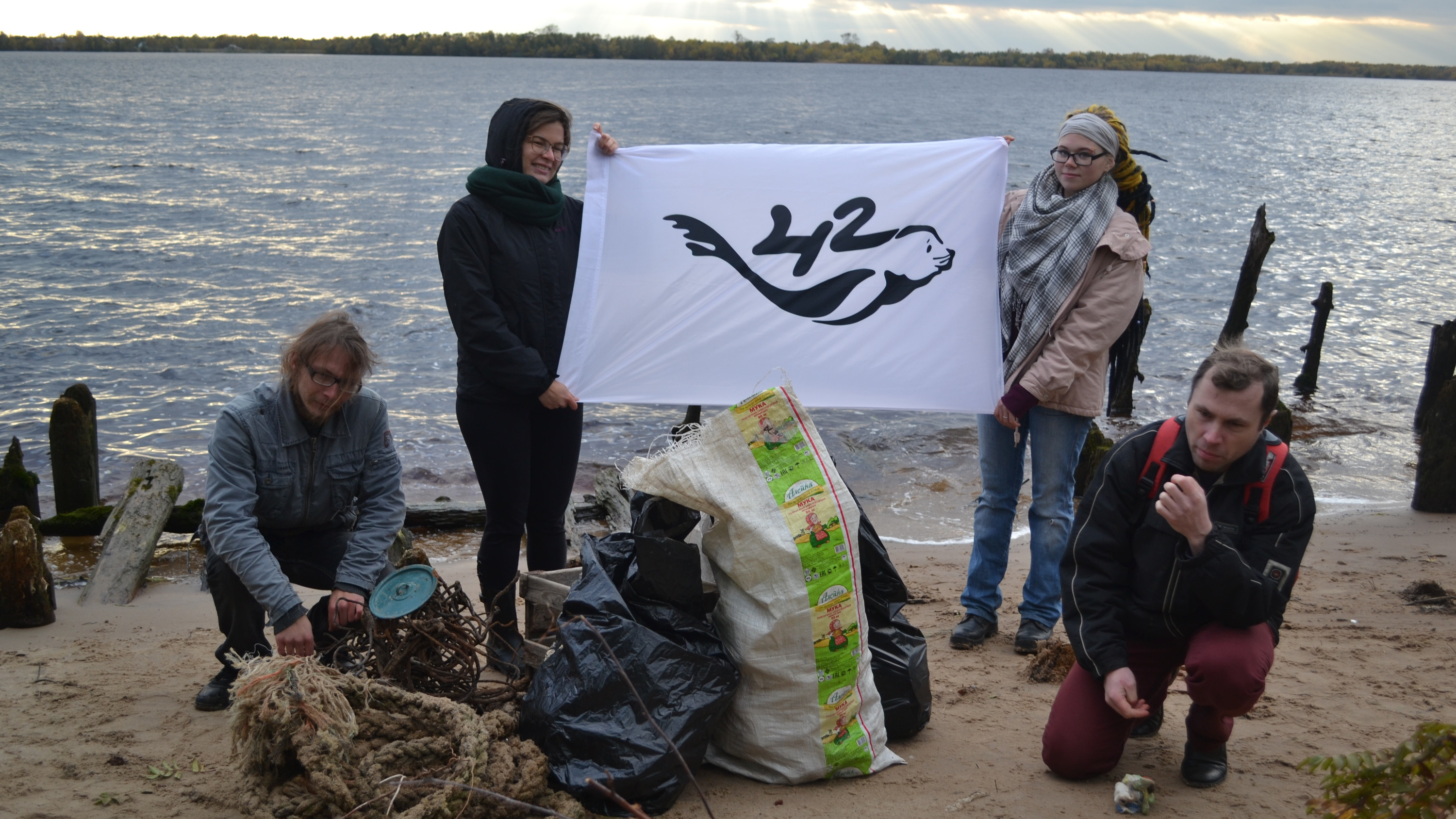 «69% собранного — пластик»: лидер экодвижения «42» о мусоре, который загрязняет Северную Двину