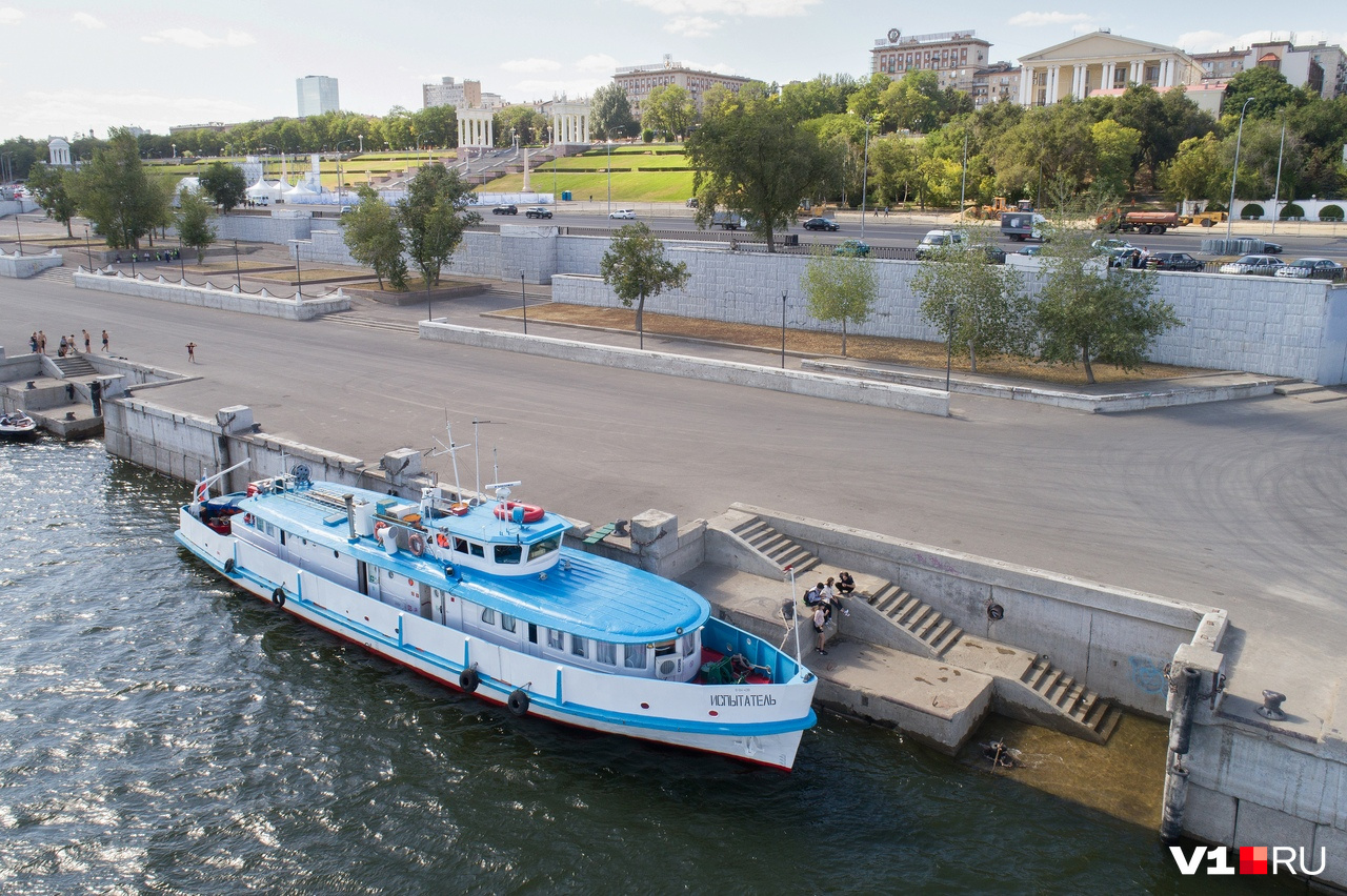Одно из старейших судов, которые заплывают в наши воды Одно из старейших судов, которые заплывают в наши воды