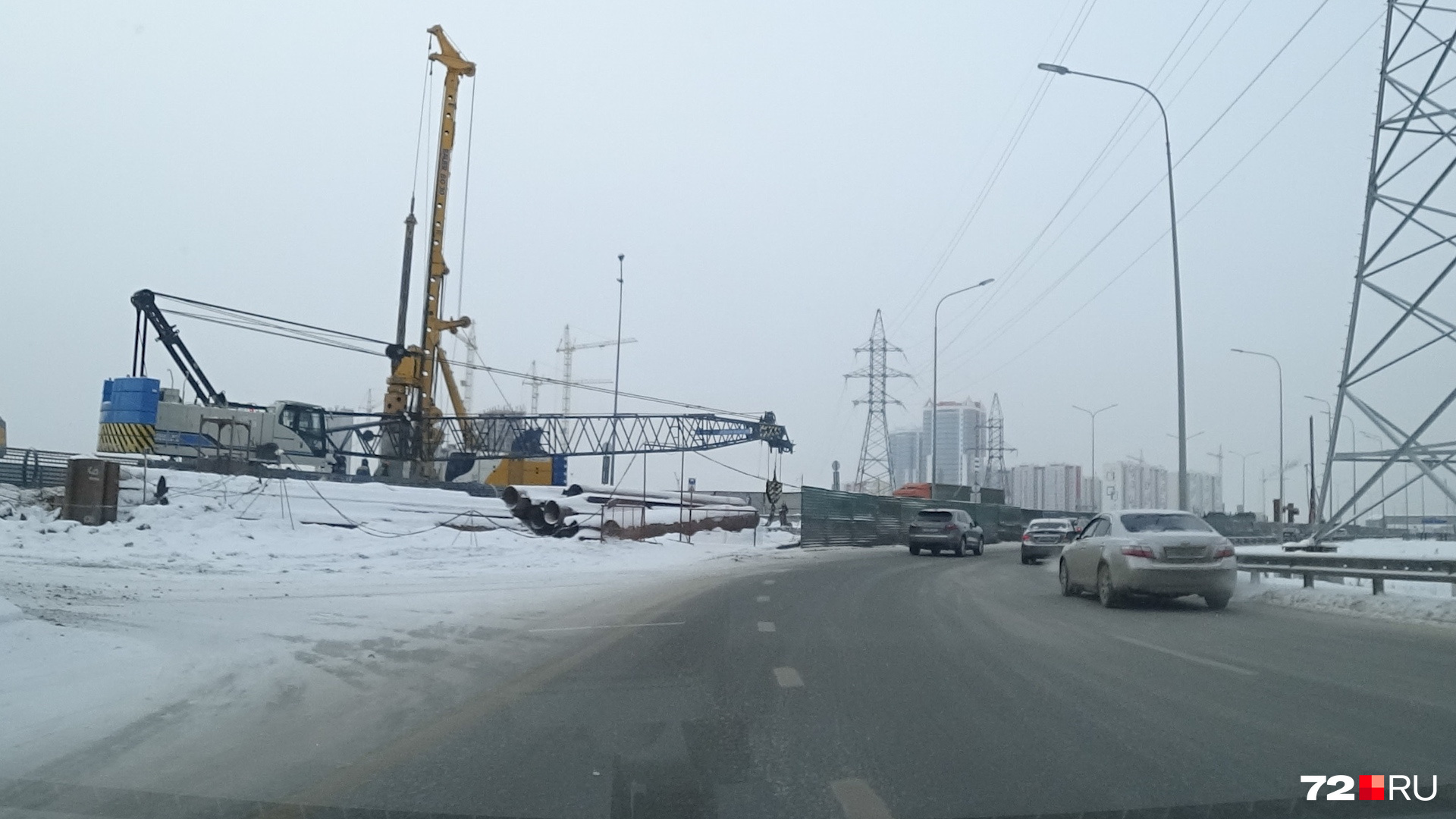 На поездку вокруг Тюмени ушло меньше часа. В полдень пятницы на ТКАД не было пробок На поездку вокруг Тюмени ушло меньше часа. В полдень пятницы на ТКАД не было пробок