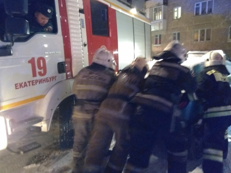 В случае чп. 20.04.23 Пожарные проверяли дворы в Екатеринбурге.