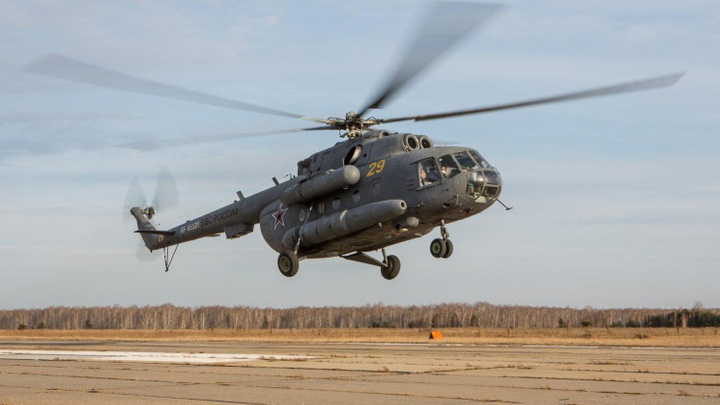 Подарок на Новый год: южноуральские военные лётчики получили восемь новых вертолётов Ми-8