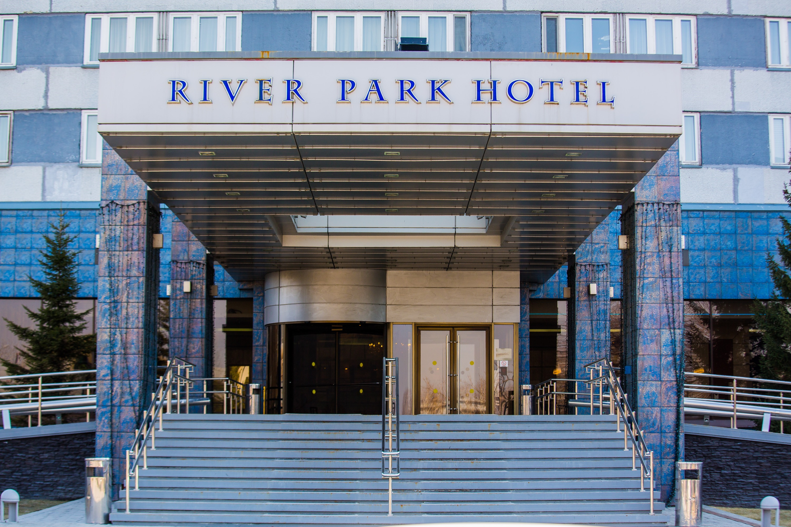 Гости River Park любят велопрогулки всей семьёй по обновившейся Михайловской набережной Гости River Park любят велопрогулки всей семьёй по обновившейся Михайловской набережной