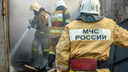 В Нефтегорске пожарные спасли женщину с ребенком из горящего дома