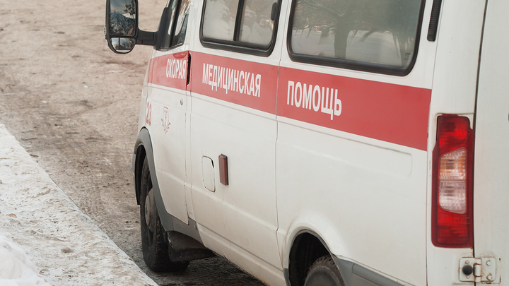 В Челябинской области группа людей напала на станцию скорой помощи