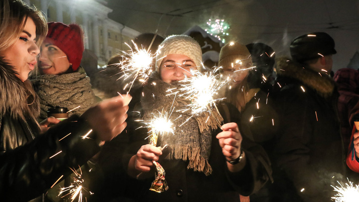 Видео дня: тысячи нижегородцев встретили Новый 2020 год на площади Минина