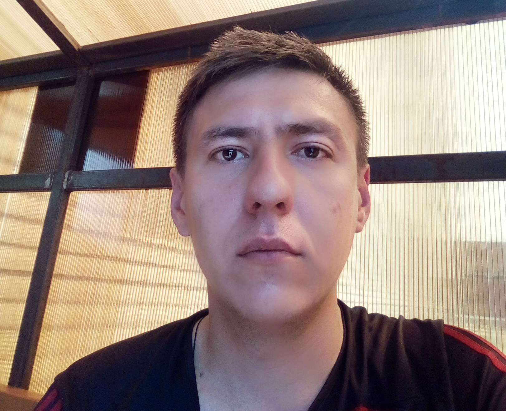 Двое суток родные Ильмира надеялись, что его достанут из-под завалов живым Двое суток родные Ильмира надеялись, что его достанут из-под завалов живым