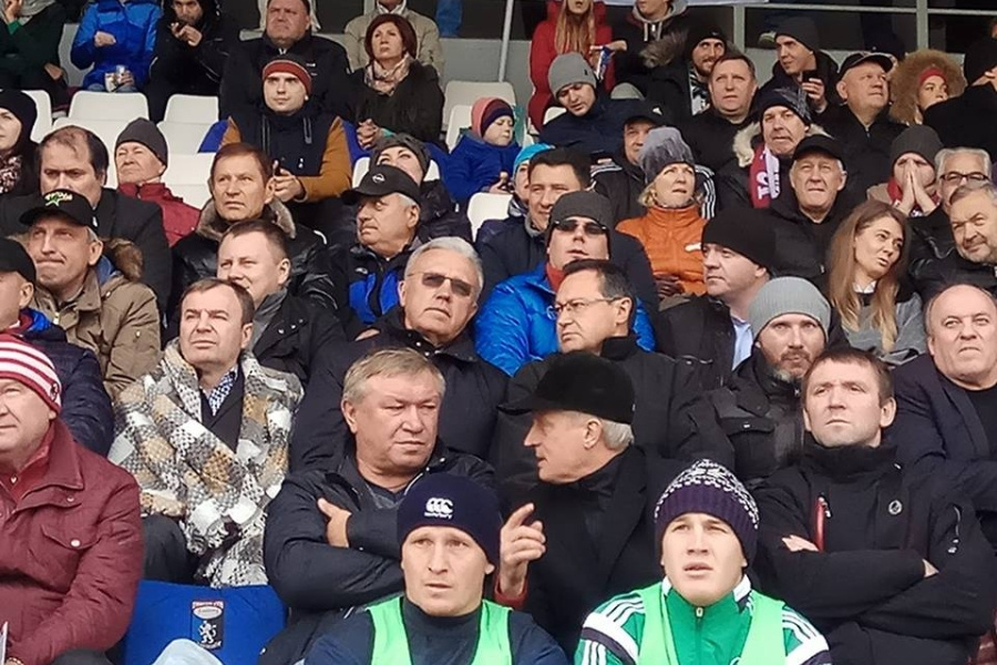 Александр Усс и Эдхам Акбулатов сидели рядом во время регбийного матча на выходных 