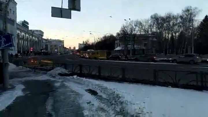Ради кортежа главы Совбеза Патрушева в час пик перекрыли дороги в центре Екатеринбурга