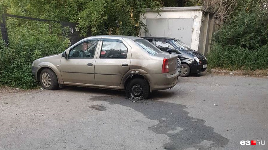 Автомобиль с характерными следами поджога Автомобиль с характерными следами поджога