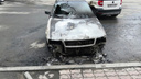 В центре Архангельска ночью горели два автомобиля, еще один — поврежден