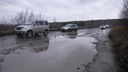 «Пешком там добраться нереально»: дорога на окраине Новосибирска утонула в грязи