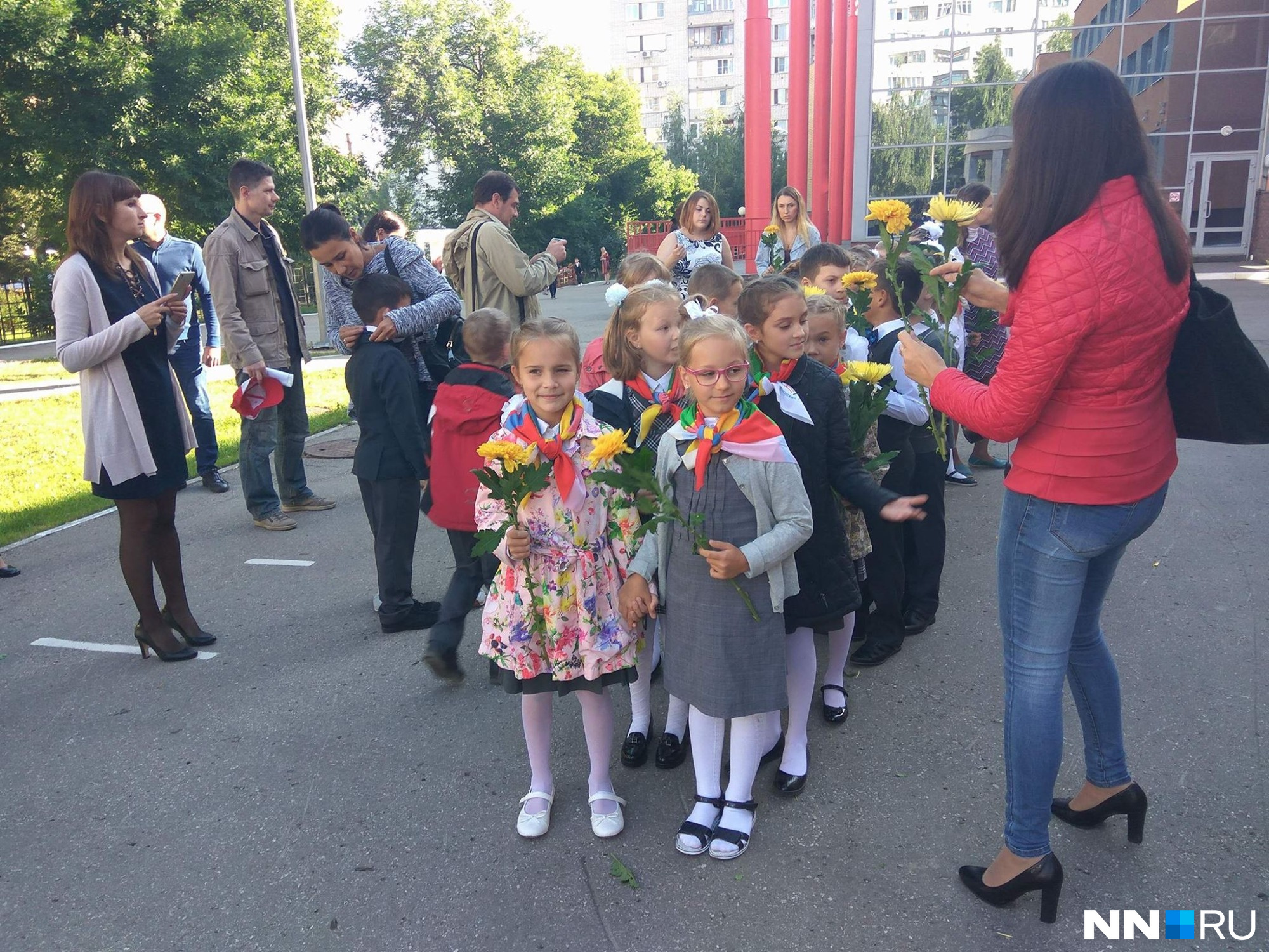 В первый раз во второй класс. Школа №186 к линейке готова В первый раз во второй класс. Школа №186 к линейке готова