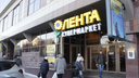 Скидки есть, парковки нет: новосибирцы сбежались в новый супермаркет около оперного театра