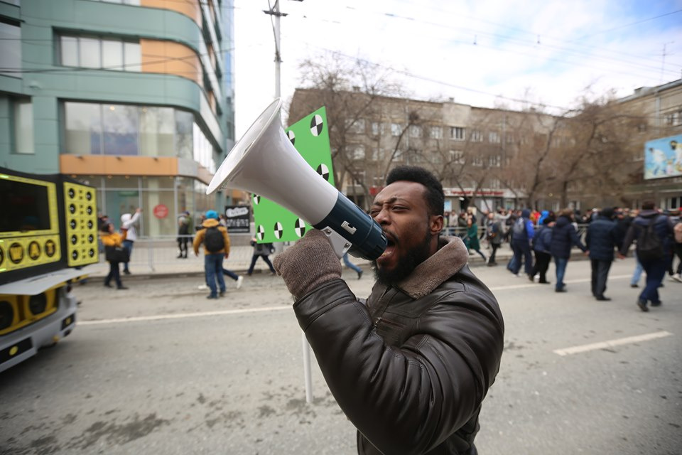 Брутальный <a href="https://ngs.ru/text/gorod/2019/05/01/66075214/" target="_blank" class="_">Первомай в Новосибирске</a> Брутальный <a href="https://ngs.ru/text/gorod/2019/05/01/66075214/" target="_blank" class="_">Первомай в Новосибирске</a>