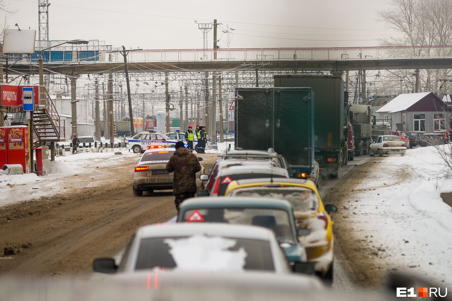 Пробка на трассе екатеринбург