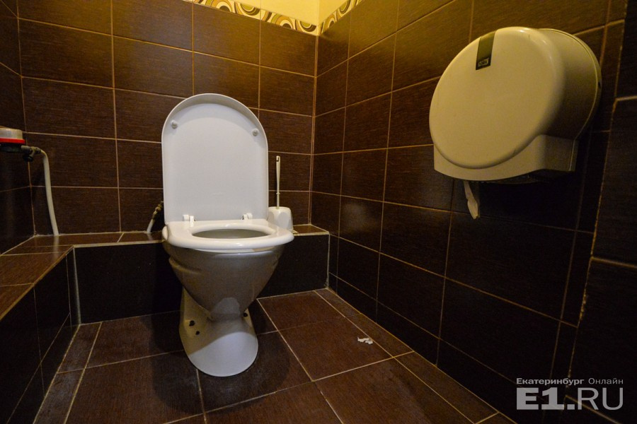 Скрытые камеры в туалетах Starbucks становятся канадской традицией?