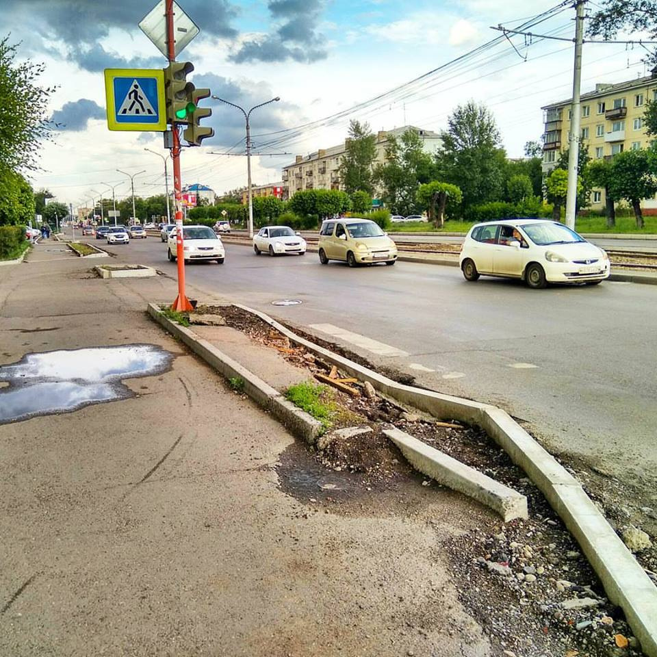 Общественников возмутили свежеуложенные бордюры Общественников возмутили свежеуложенные бордюры