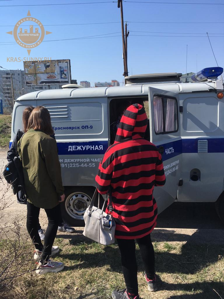После сообщения жильцов детей доставили в полицию После сообщения жильцов детей доставили в полицию