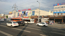 В Самаре на фасад ТЦ «Русь на Волге» вернули рекламные баннеры