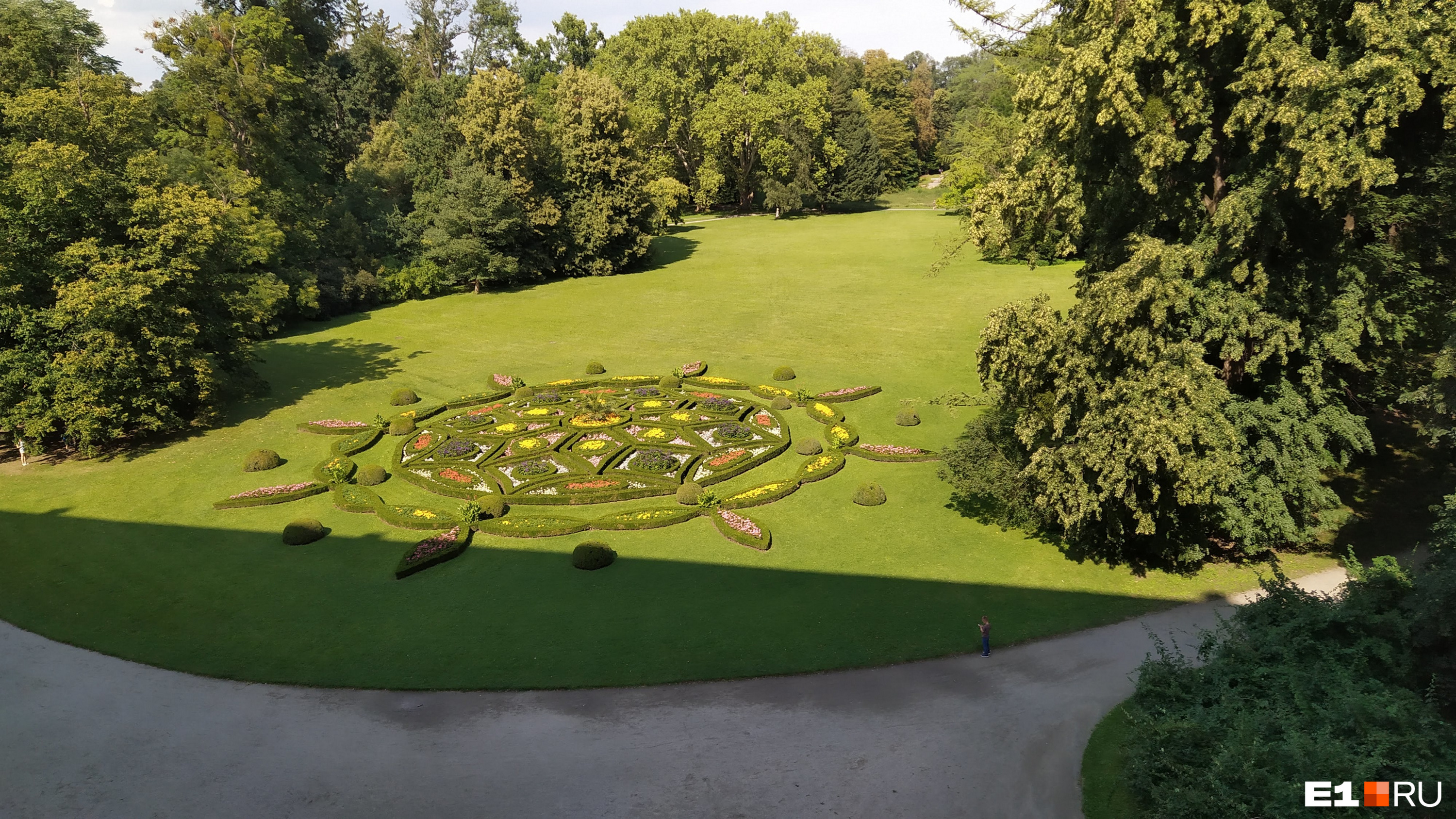охранник в детском лагере. охранник юмор. аллея в быхановом саду в липецке. охранник в детсаду. охранник в больнице.