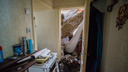 В доме на Шевцовой рухнула крыша — доставать жильцов пришлось через чердак