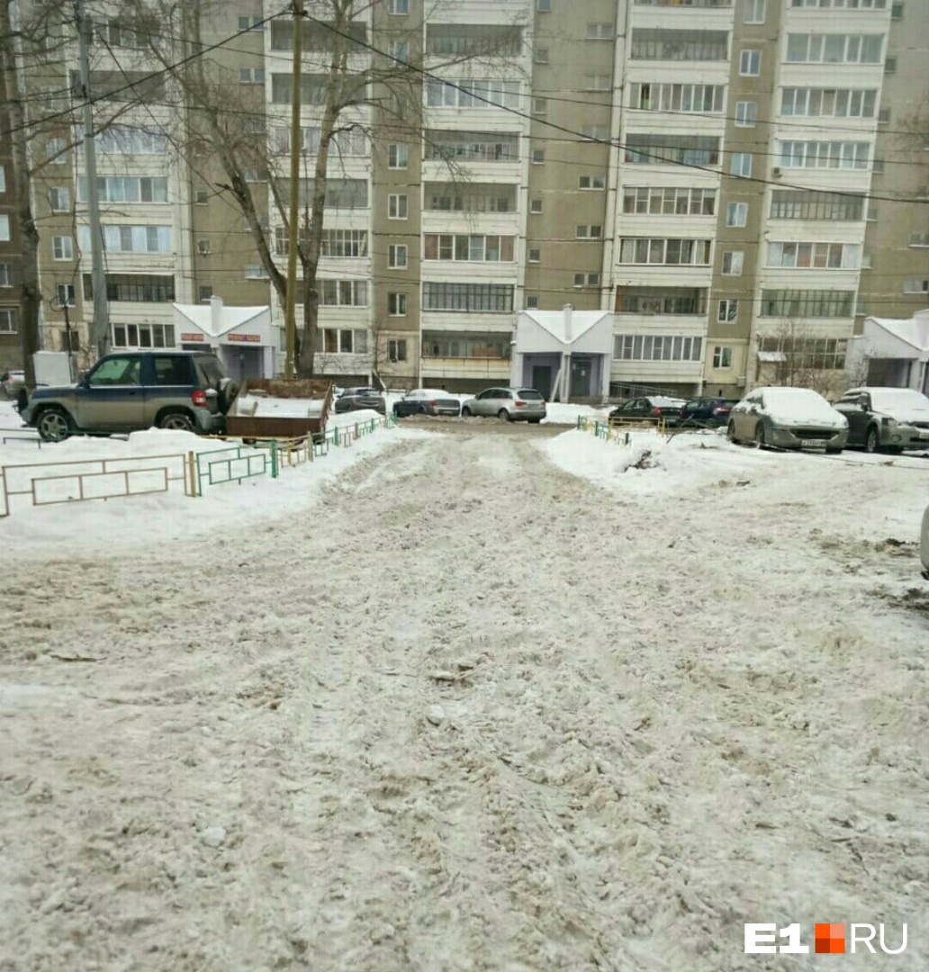 Эльмаш, улица Таганская Эльмаш, улица Таганская