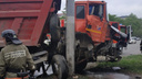 Потерял сознание за рулём: грузовик на полном ходу врезался в столб на Северо-Западе Челябинска
