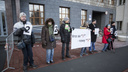 «Чтобы люди доверяли»: новосибирцы устроили пикет в поддержку новой системы выборов мэра