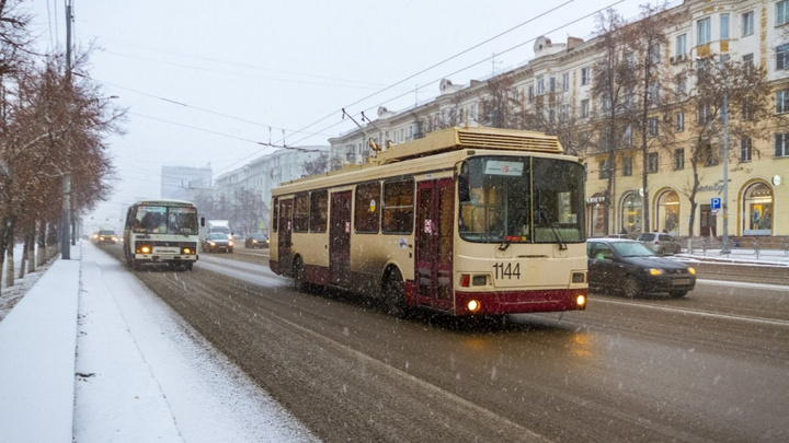 «Революционное» решение: челябинские троллейбусы будут останавливаться по новым правилам