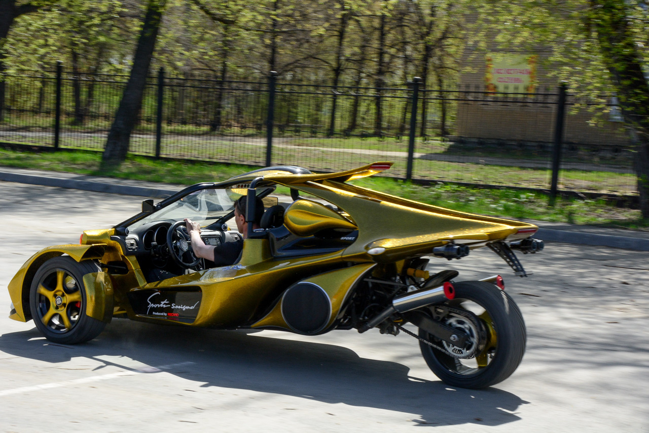 Оригинальный Campagna T-Rex использует мотоциклетные моторы BMW, Suzuki и Kawasaki: Олег остановился на варианте от байка Kawasaki Z750 Оригинальный Campagna T-Rex использует мотоциклетные моторы BMW, Suzuki и Kawasaki: Олег остановился на варианте от байка Kawasaki Z750
