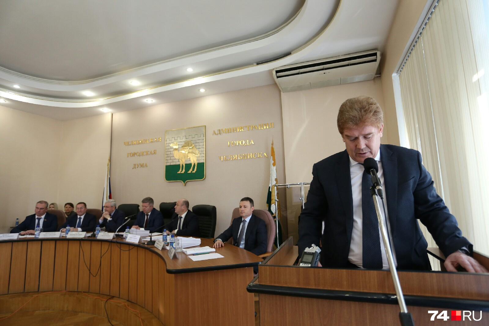 Свою речь Владимир Елистратов читал по бумажке Свою речь Владимир Елистратов читал по бумажке