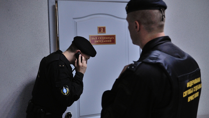 Судебные приставы устроили охоту на алиментщиков по всей Свердловской области и арестовали машины