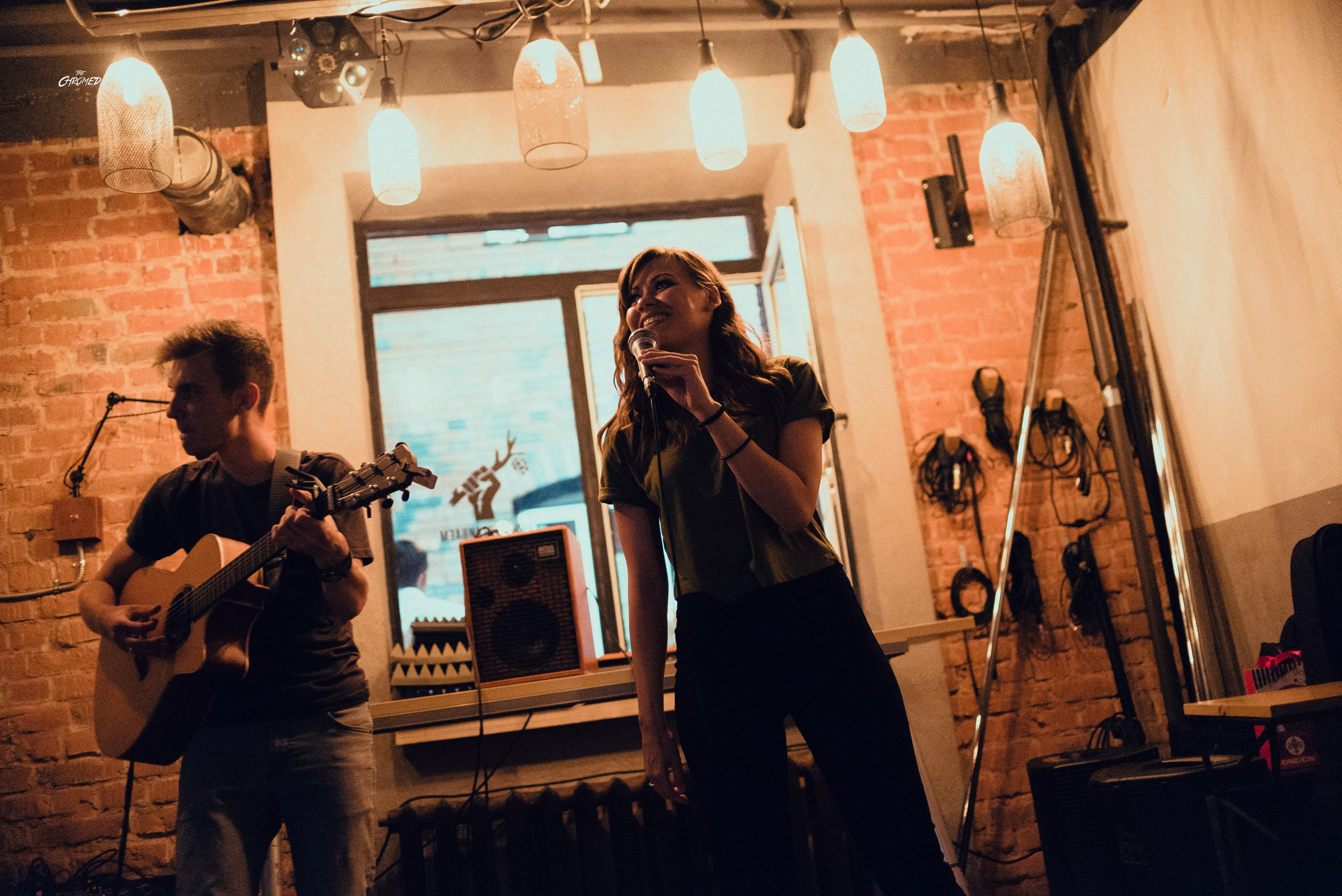 Dd sound cafe. Джаз бар на новокузнецкой. Кафе оружие. Cafe and sound. Sound.