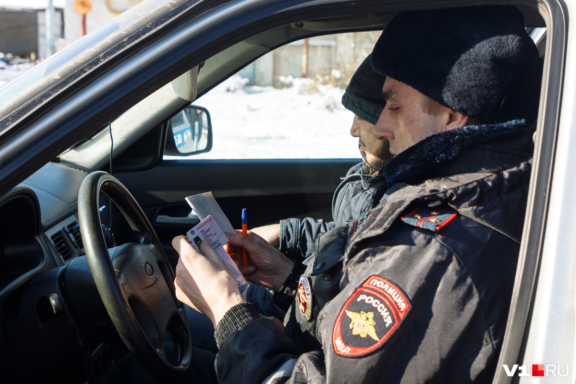 Тайна полиция. Тайная полиция опгу. мошенник переодетый в полицейского.