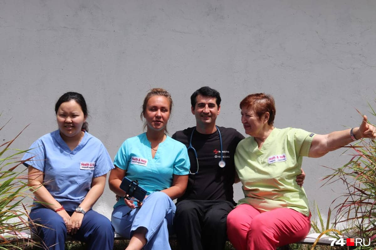 Этой командой волонтёры месяц работали в гватемальской клинике