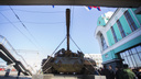 Джихад-мобиль и советский танк: новосибирцам показали трофейное оружие и технику сирийских боевиков