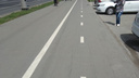 На тротуары вдоль Московского шоссе нанесли разметку для велосипедистов
