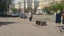 На «Органном зале» после сноса павильона остались перевёрнутые урны. Их уберут лишь после 15 июня