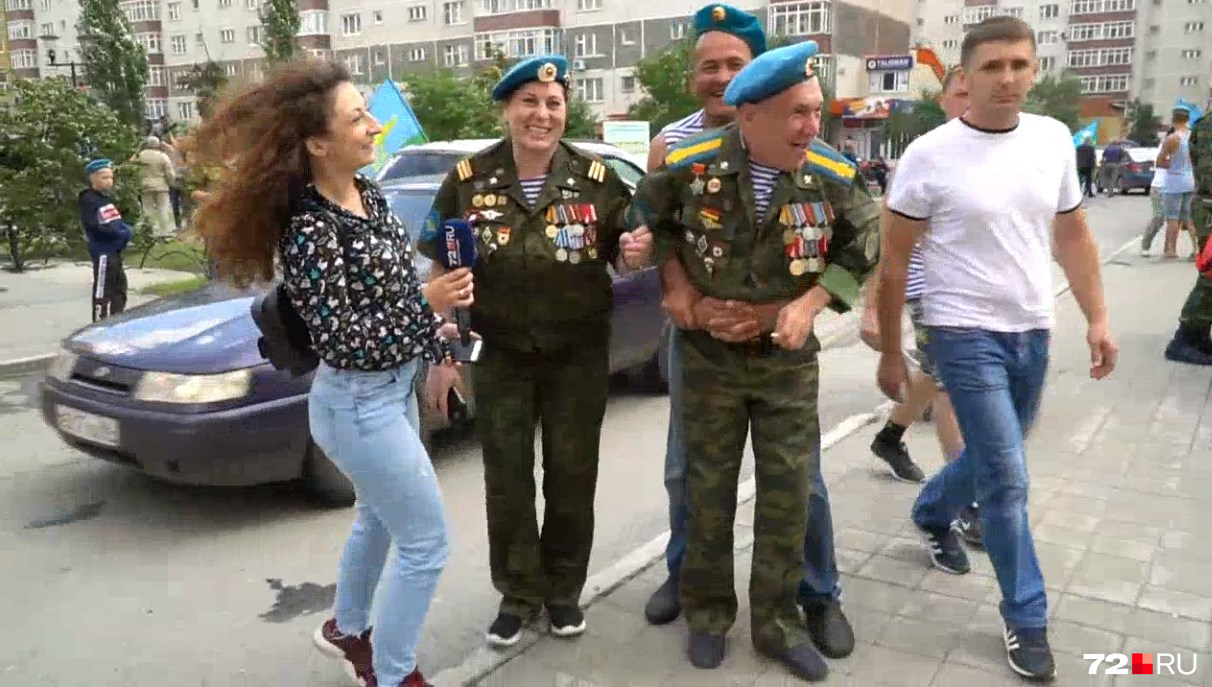 В прямом эфире корреспондент 72.RU поздравила тюменца, который сегодня отмечает свой день рождения В прямом эфире корреспондент 72.RU поздравила тюменца, который сегодня отмечает свой день рождения