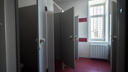 Теперь точно не списать: из туалетов новосибирского лицея перед ОГЭ пропали двери