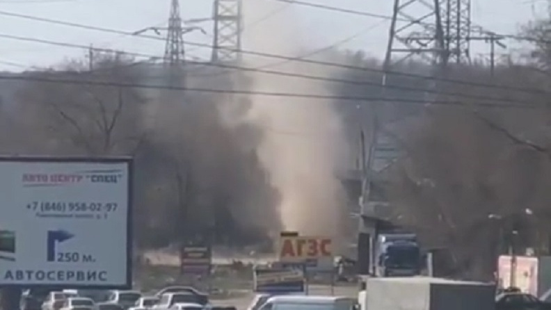 «Он двигался в мою сторону!»: очевидцы сняли на видео торнадо на Ракитовском шоссе