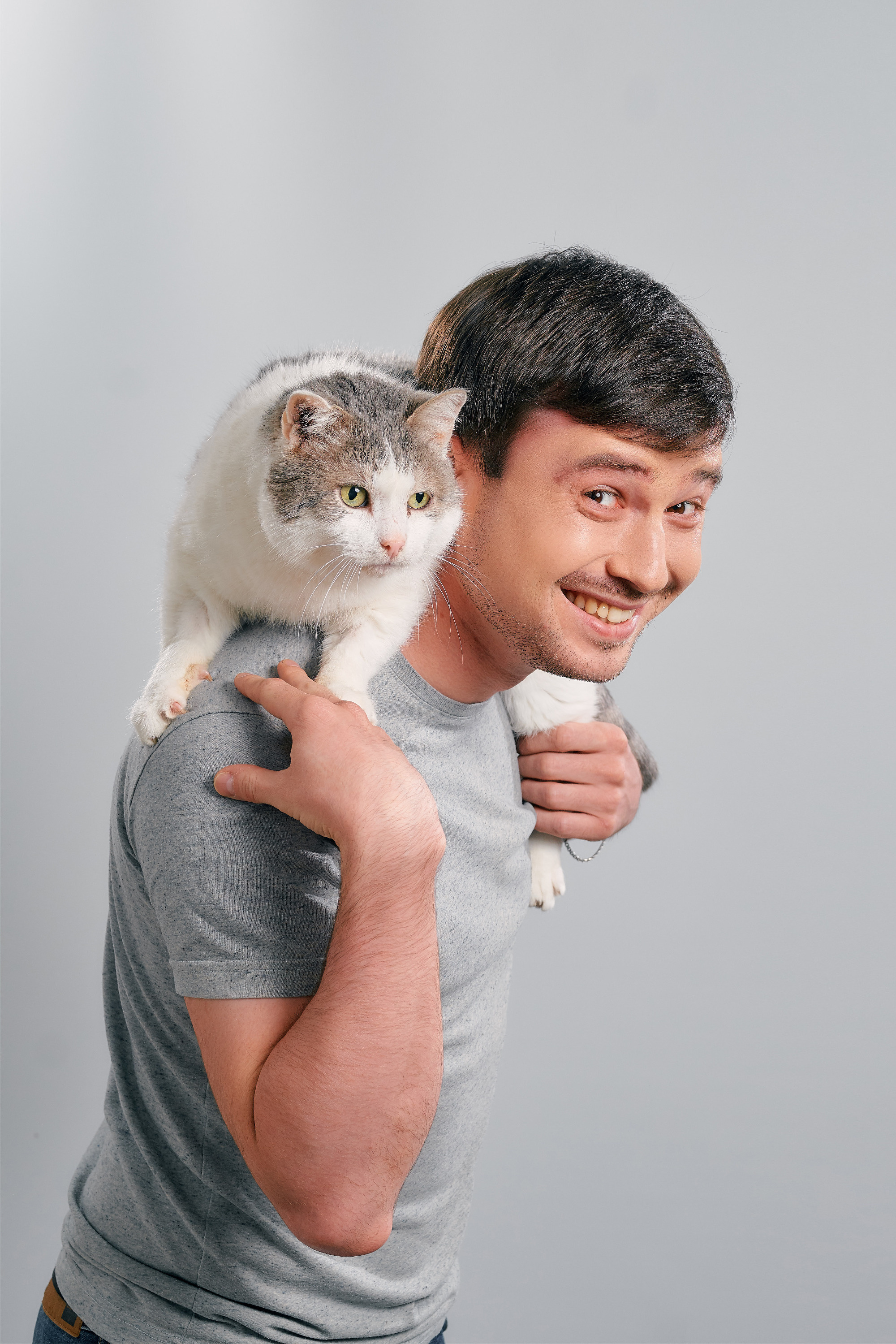 Альберт Мусин с котом Крокусом