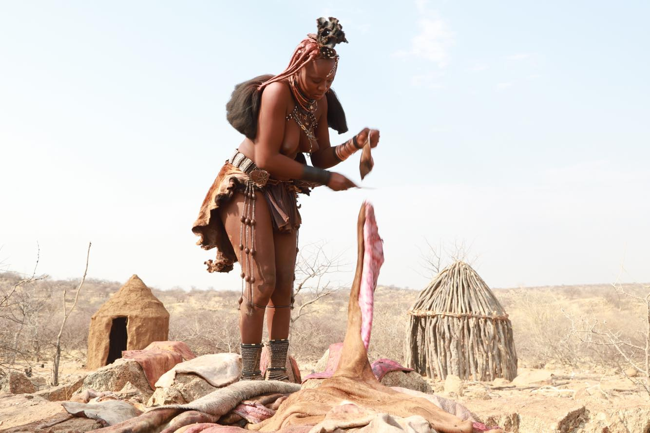 Белый мужик ебется с негритянками из племени людоедов реальных секс африканских племен